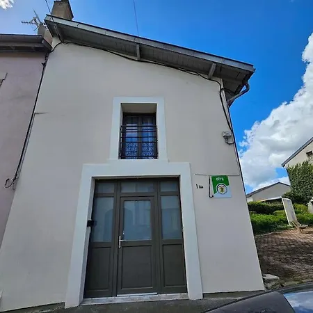 Le Jaguar * Custines