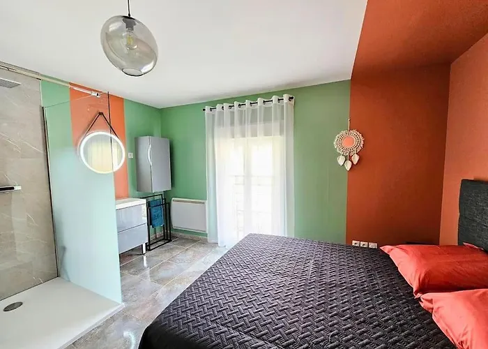 Le Jaguar * Custines