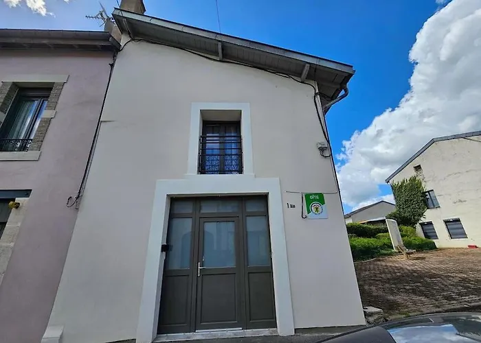 Le Jaguar * Custines